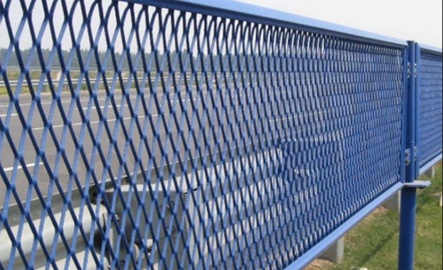 What Are The Advantages Of Highway Anti-Glare Mesh?